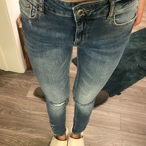 Skinny jeans with cute details